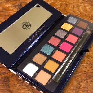 NEW Anastasia Beverly Hills Riviera Palette
